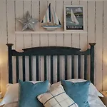 Puddle Duck - Adults Only 4*