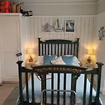 Puddle Duck - Adults Only Bowness-on-Windermere