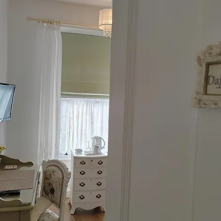 Puddle Duck - Adults Only 4*