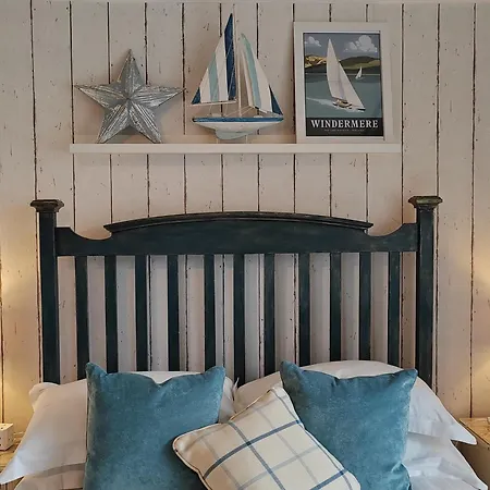 Puddle Duck - Adults Only 4*