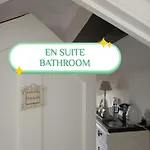 بيت ضيافة Puddle Duck - Adults Only باونيس أون وينديرمير