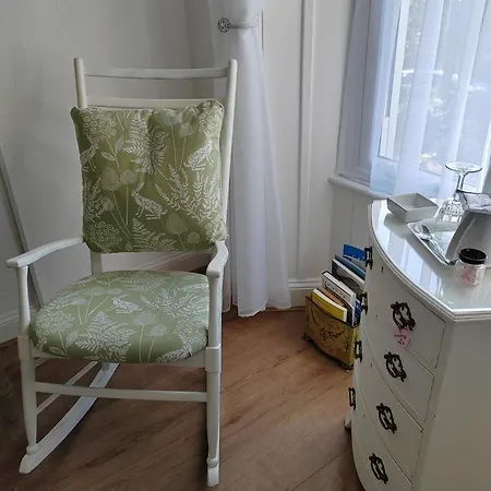 Puddle Duck - Adults Only 4*